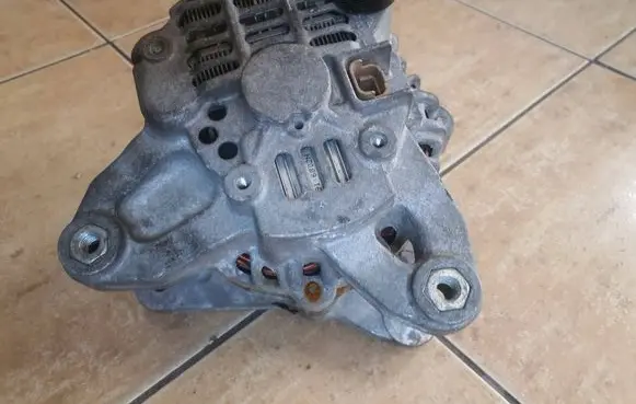 Renault Kangoo I Generator/alternator 8200468131 A002y00982
