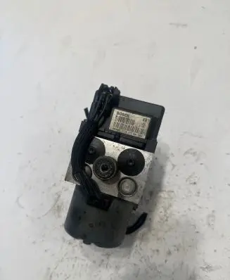 Volkswagen PASSAT B5 ABS Pump 0273004282 086009
