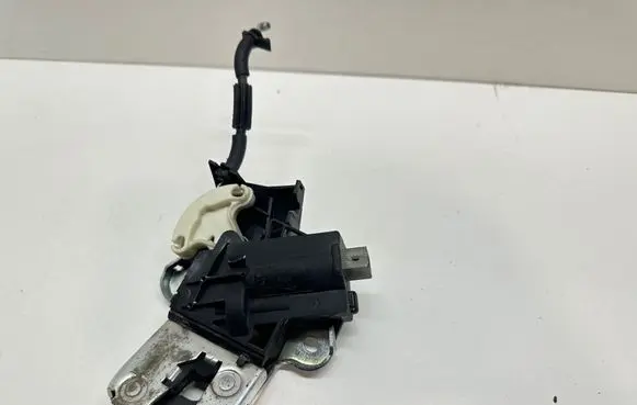 Audi A6 S6 C6 4F Tailgate/trunk/boot lock/catch/latch 4F5827505D