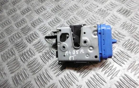 Audi A4 S4 B5 8D Rear door lock 8D0839016