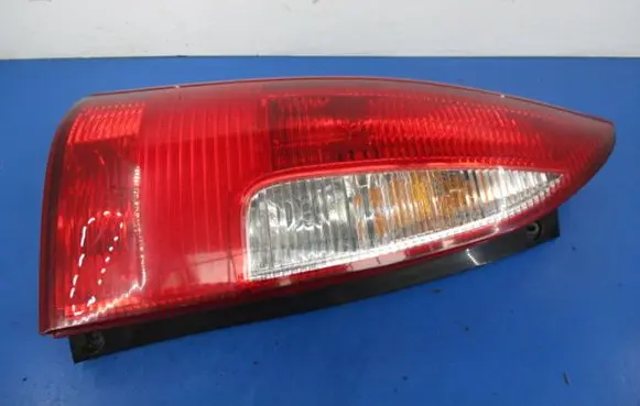 Mazda Premacy Rear/tail lights 220-61908