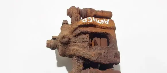 Honda CR-V Rear brake caliper