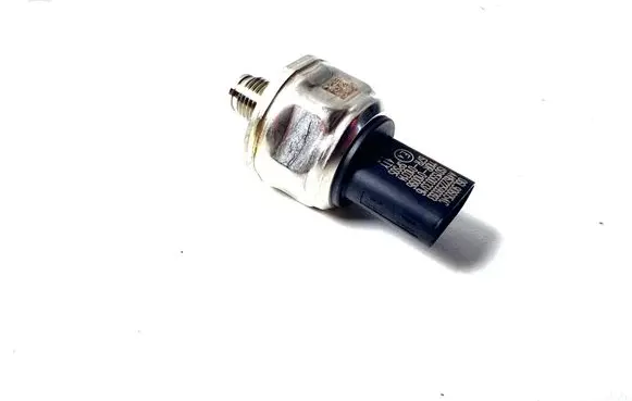 Audi A3 S3 8V Fuel pressure sensor 06L906054C
