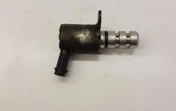 Audi A5 8T 8F Camshaft vanos timing valve 06H115243F