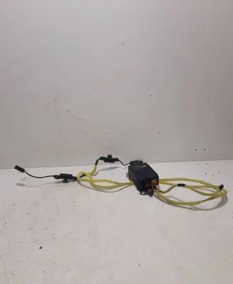Volkswagen Golf V Aerial antenna amplifier 5M0035570B 7617310031