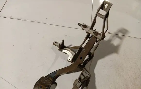 Audi A6 S6 C5 4B Brake pedal 8D1721117L