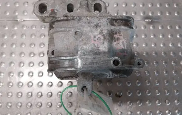 Audi A3 S3 8P Engine mounting bracket 1K0199262N