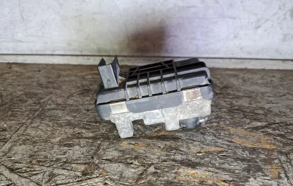 Ford Focus Turbine electric control actuator 752406 6NW009206