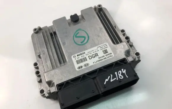 KIA Optima Engine control unit/module ECU 391502A930 0281032352