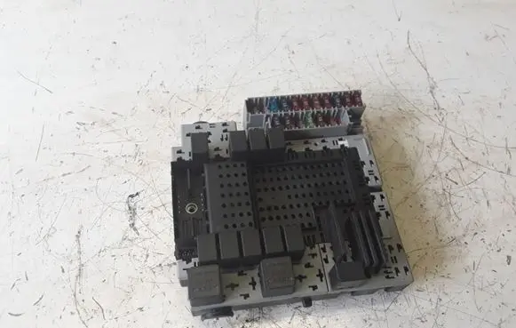 Volvo S60 Fuse module 8622520 08696040