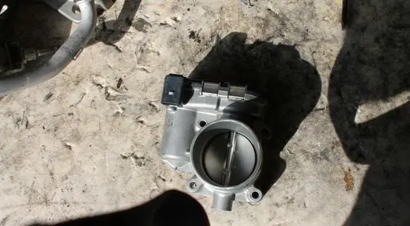 Volkswagen Golf VII Throttle valve 567546
