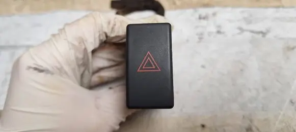 Toyota Avensis T250 Hazard light switch 157963 TR9503