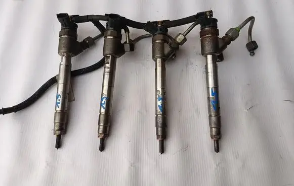 Peugeot 3008 II Fuel injectors set 9820403480