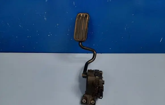 Volkswagen Sharan Accelerator throttle pedal 7M4723507E YM219F836HB