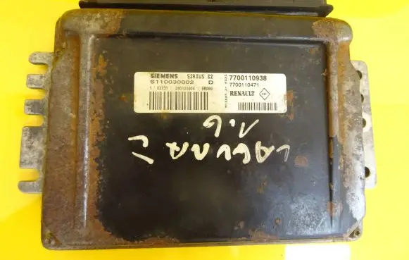 Renault Laguna I Engine control unit/module 7700110938 S110030002