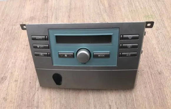 Toyota Corolla Verso AR10 Climate control unit 559020F010C 6M1811A0