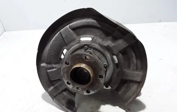 Rear wheel hub