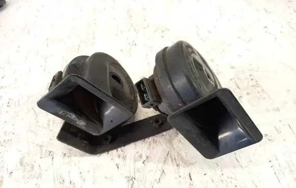 Volkswagen PASSAT B5 Horn signal