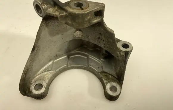 Audi A6 S6 C6 4F Power steering pump mounting bracket 06E145393A