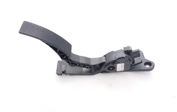 Mercedes-Benz ML W166 Accelerator throttle pedal A1663000004 6PV93396603