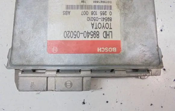 Toyota Carina T190 ABS control unit/module 89541-05010
