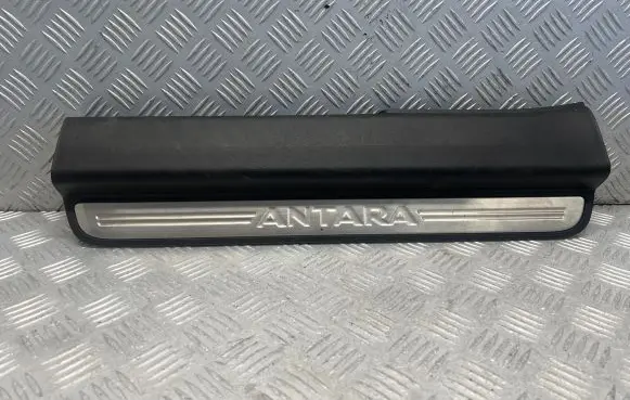 Opel Antara Front sill trim cover 20832149