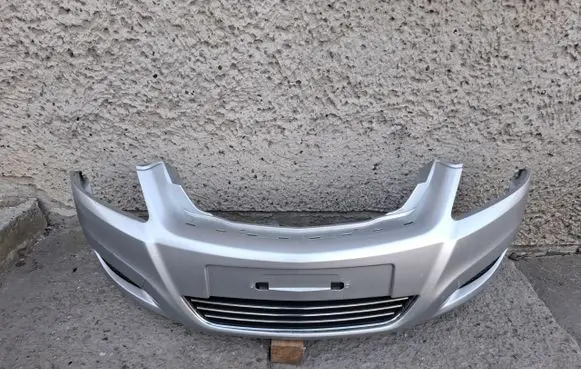 Opel Zafira B Front bumper 