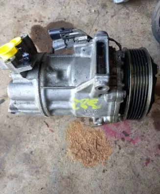 Renault Clio IV Air conditioning (A/C) compressor (pump) 926003514R 0510212961 026023514B