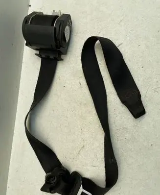BMW 3 E46 Front seatbelt 8207954