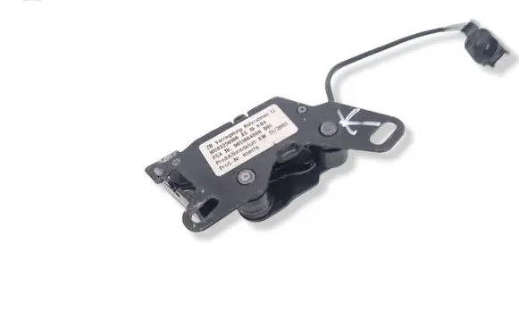 Peugeot 307 CC Tie down hook / loop 9651004680