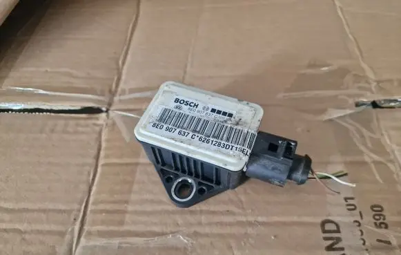 Audi A4 S4 B6 8E 8H ESP acceleration yaw rate sensor 8E0907637C