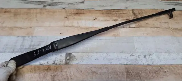 Opel Astra H Front wiper blade arm 13111220