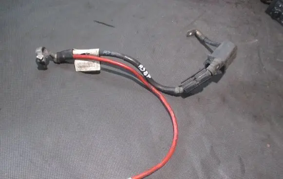 Audi A3 S3 8P Positive cable (battery) 