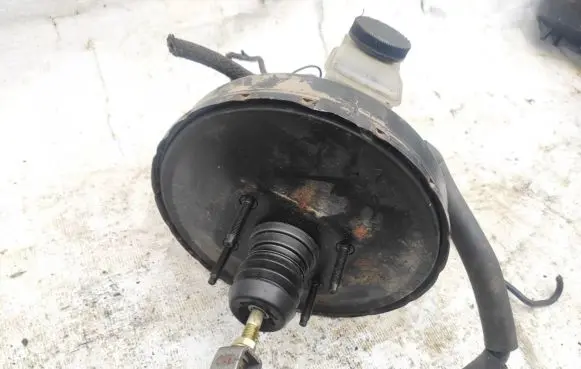 Mazda 626 Brake booster