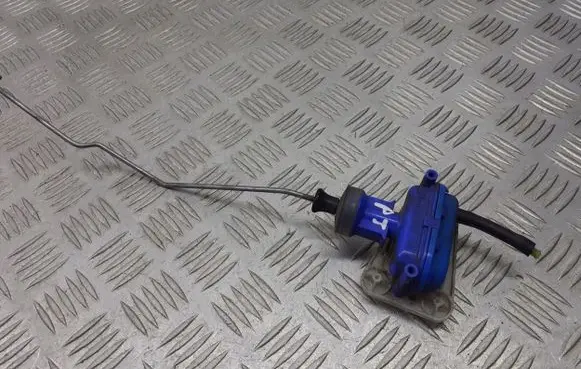 Audi 80 90 S2 B4 Sliding door latching motor 893862153D