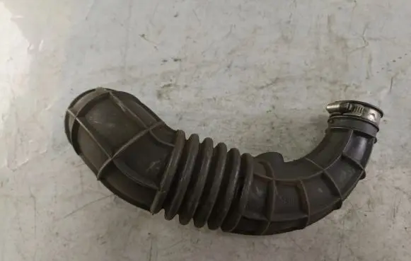 Suzuki Grand Vitara I Air intake hose/pipe