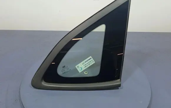 Hyundai Tucson TL Rear side window