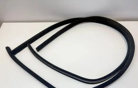 Mercedes-Benz SL R230 Front door rubber seal A2306970151 2306970151