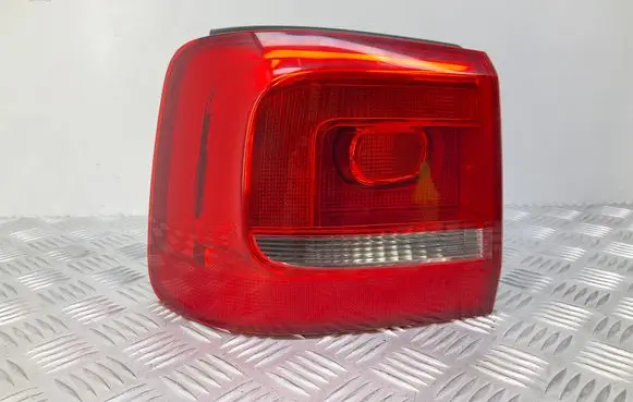 Volkswagen Touran II Rear/tail lights 1T0945095R