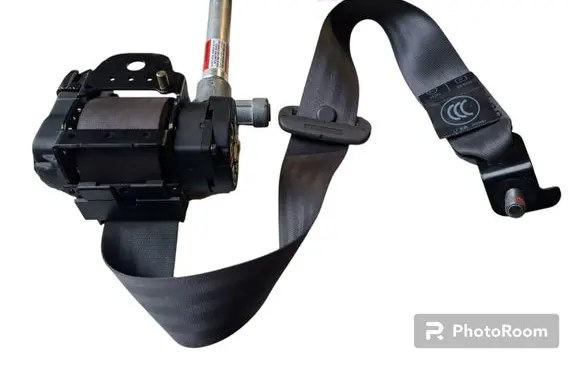 Volvo S60 Middle seatbelt (rear) 39969918