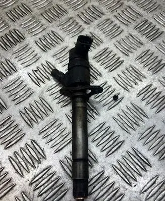 Volvo S60 Fuel injector 8658352