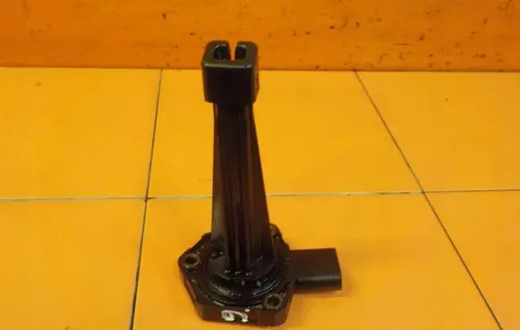 Land Rover Range Rover Evoque L538 Oil level sensor 8W936C624BG 4MB66