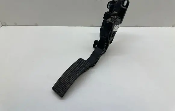 Dodge Durango III Accelerator throttle pedal 52124785AD 6PV93396600