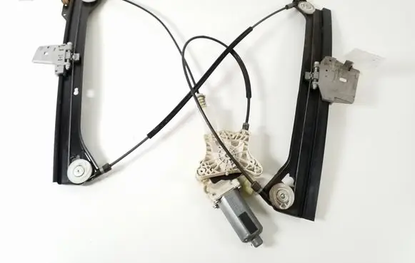 Mercedes-Benz CLK A209 C209 Front door window regulator with motor