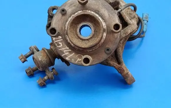 Peugeot 1007 Front wheel hub spindle knuckle 