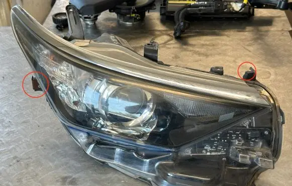 Toyota Auris E180 Headlight/headlamp 8111002K30