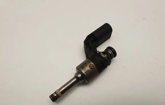 Audi A1 Fuel injector 03C906036