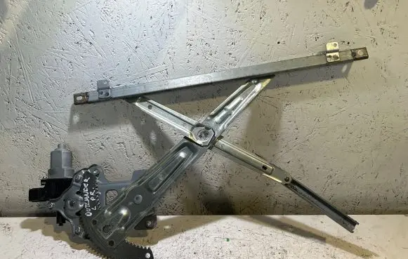Mitsubishi Outlander Front door window regulator motor 5713A085