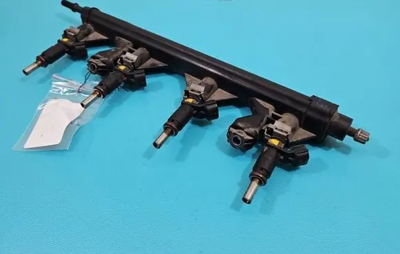 Citroen C3 Picasso Fuel injector 752817680 IMPRK1516736