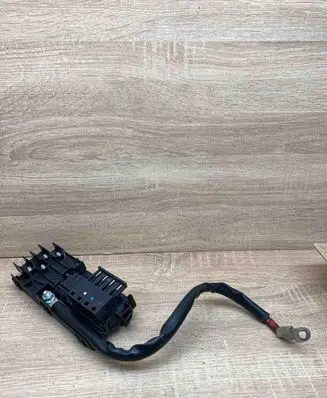 Mercedes-Benz E W211 Fuse module 2115452301 E0000031 USED